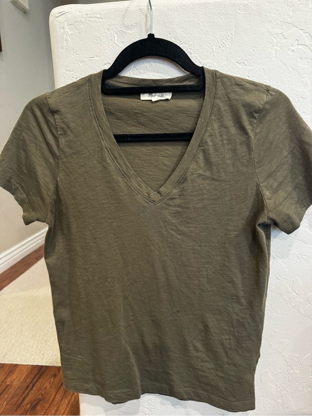 Madewell Olive V-Neck Short Sleeve Tee